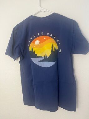 Nature Backs Women's Navy Graphic Tee